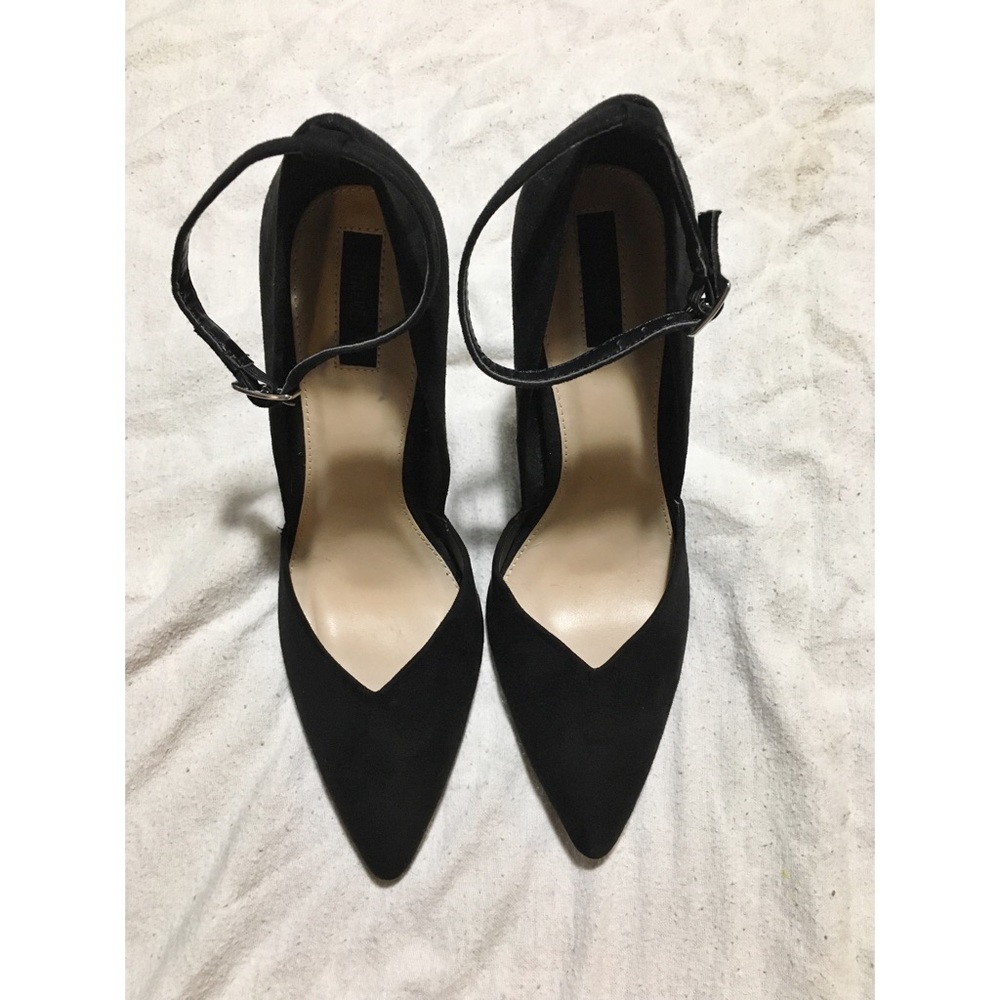 Pointed High heels - Picture 2 of 4